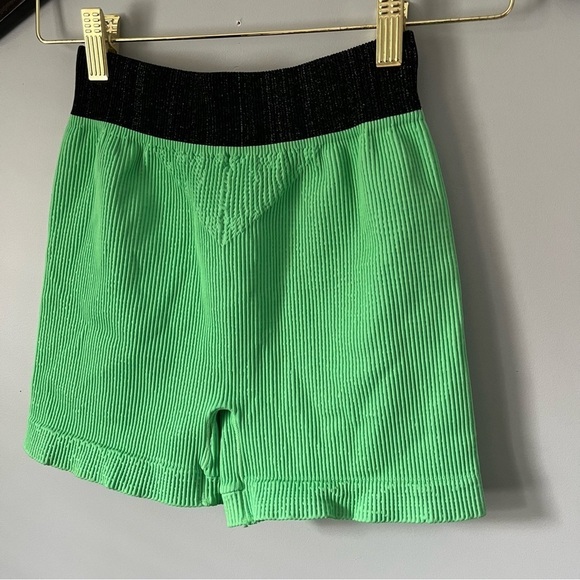 FP Movement By Free People Prajna Fresh Cut Green Ribbed Yoga Shorts Sz M/L NWT - Picture 13 of 16